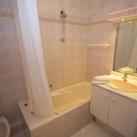 Διαμέρισμα 28d - Centre Avec Terrasse Et Parking *
